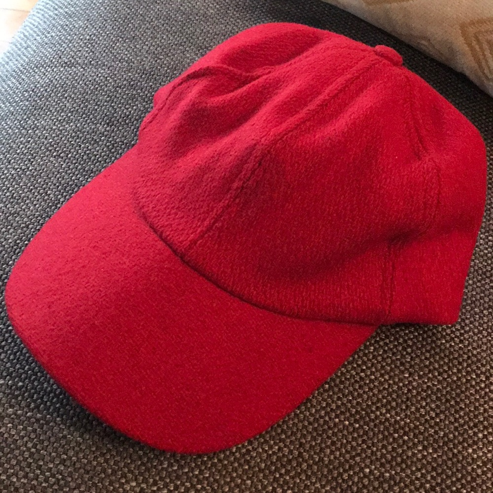 Schuman Sullivan of New Haven Red Ball cap